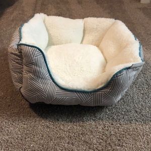 Frisch Cat Bed